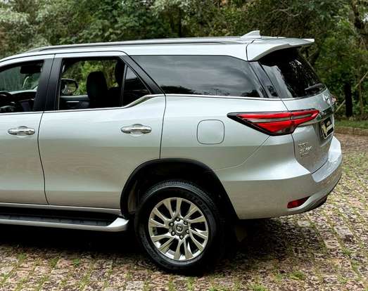 TOYOTA-HILUX SW4-2021