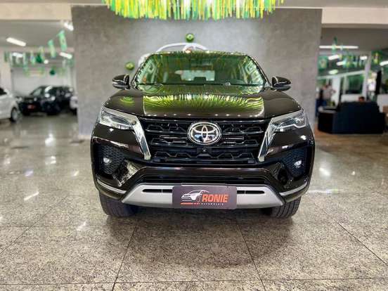 TOYOTA-HILUX SW4-2.8 D-4D TURBO DIESEL SRX 4X4 AUTOMÁTICO TOYOTA-HILUX SW4-2023