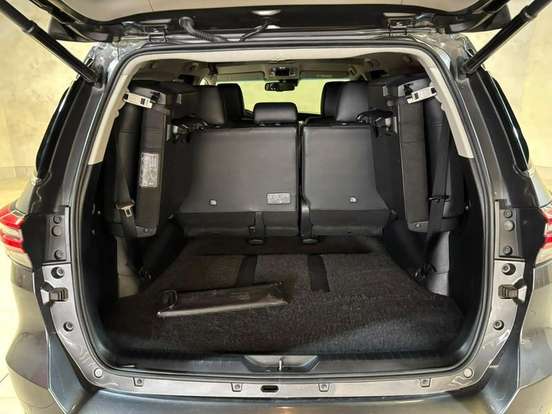 TOYOTA-HILUX SW4-2.8 D-4D TURBO DIESEL SRX 4X4 AUTOMÁTICO TOYOTA-HILUX SW4-2021