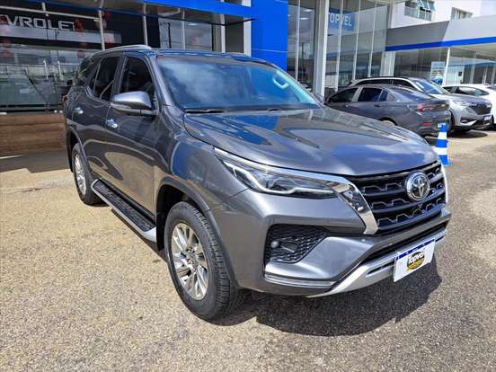 TOYOTA-HILUX SW4-2.8 D-4D TURBO DIESEL SRX 4X4 AUTOMÁTICO TOYOTA-HILUX SW4-2021