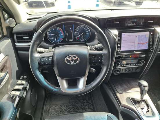 TOYOTA-HILUX SW4-2.8 D-4D TURBO DIESEL SRX 4X4 AUTOMÁTICO TOYOTA-HILUX SW4-2021