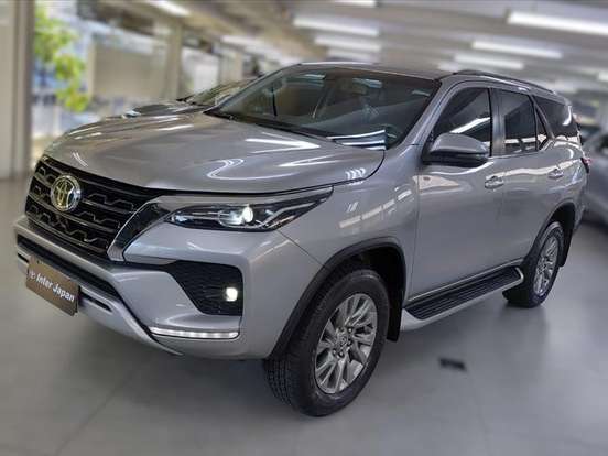 TOYOTA-HILUX SW4-2.8 D-4D TURBO DIESEL SRX 7L 4X4 AUTOMÁTICO TOYOTA-HILUX SW4-2023