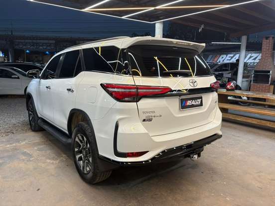 TOYOTA-HILUX SW4-2.8 D-4D TURBO DIESEL SRX 7L 4X4 AUTOMÁTICO TOYOTA-HILUX SW4-2024