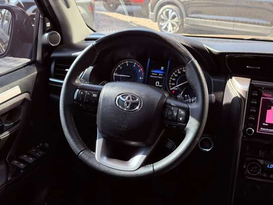 TOYOTA-HILUX SW4-2022