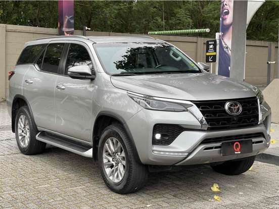 TOYOTA-HILUX SW4-2022