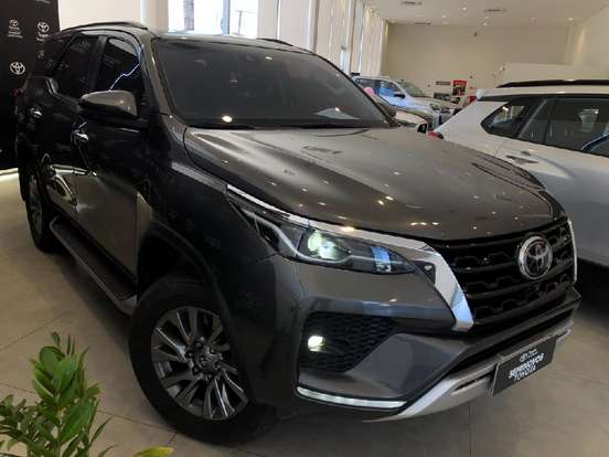 TOYOTA-HILUX SW4-2023
