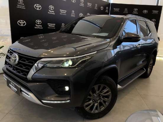 TOYOTA-HILUX SW4-2.8 D-4D TURBO DIESEL SRX 7L 4X4 AUTOMÁTICO TOYOTA-HILUX SW4-2023