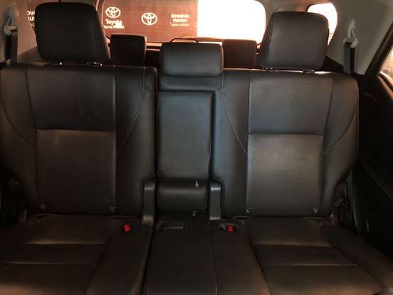 TOYOTA-HILUX SW4-2023