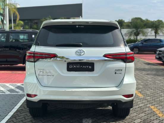 TOYOTA-HILUX SW4-2022