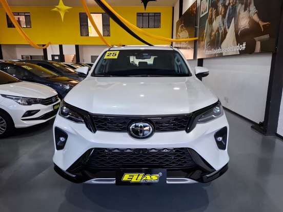 TOYOTA-HILUX SW4-2024