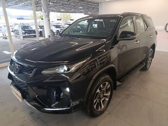 TOYOTA-HILUX SW4-2.8 D-4D TURBO DIESEL SRX PLATINUM 4X4 AUTOMÁTICO TOYOTA-HILUX SW4-2024