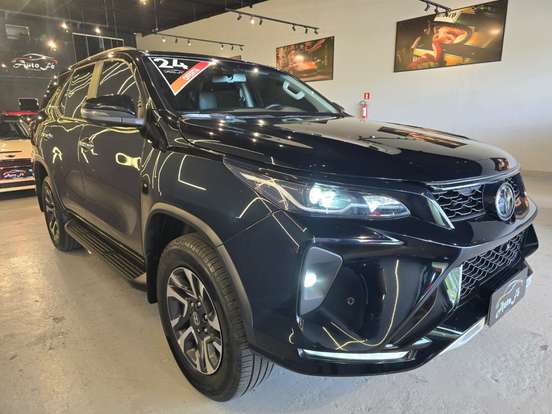 TOYOTA-HILUX SW4-2.8 D-4D TURBO DIESEL SRX PLATINUM 7L 4X4 AUTOMÁTICO TOYOTA-HILUX SW4-2024