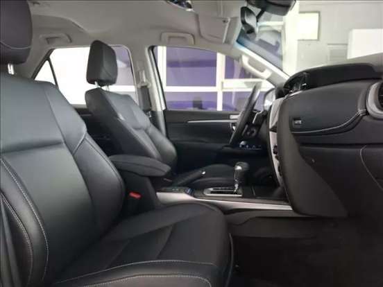 TOYOTA-HILUX SW4-2024