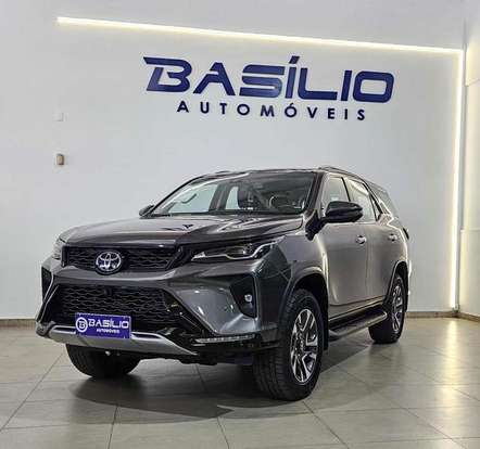 TOYOTA-HILUX SW4-2.8 D-4D TURBO DIESEL SRX PLATINUM 7L 4X4 AUTOMÁTICO TOYOTA-HILUX SW4-2023