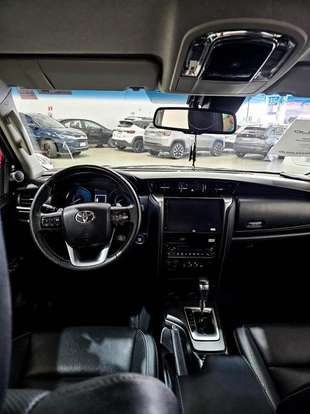 TOYOTA-HILUX SW4-2023