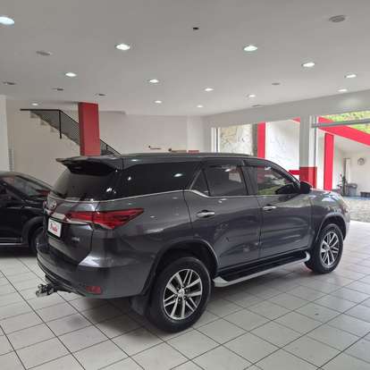 TOYOTA-HILUX SW4-2.8 SRX 4X4 16V TURBO INTERCOOLER DIESEL 4P AUTOMÁTICO TOYOTA-HILUX SW4-2019
