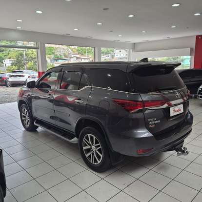 TOYOTA-HILUX SW4-2019
