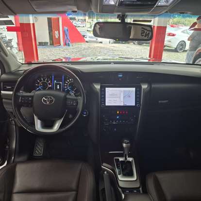 TOYOTA-HILUX SW4-2019