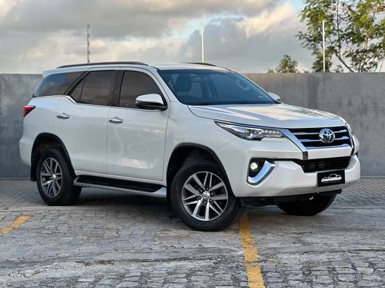 TOYOTA-HILUX SW4-2019