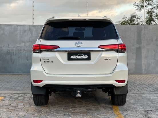 TOYOTA-HILUX SW4-2.8 SRX 4X4 16V TURBO INTERCOOLER DIESEL 4P AUTOMÁTICO TOYOTA-HILUX SW4-2019