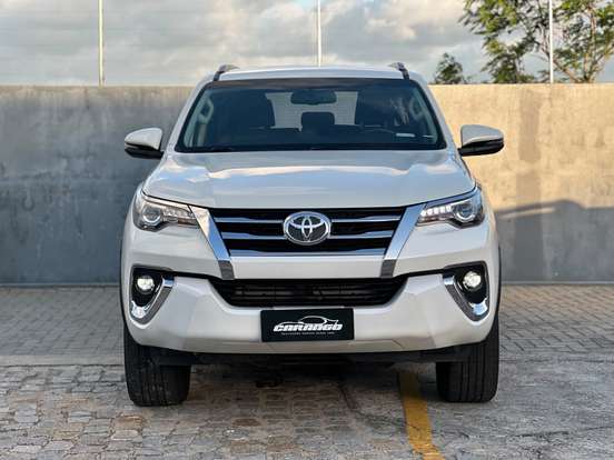 TOYOTA-HILUX SW4-2019