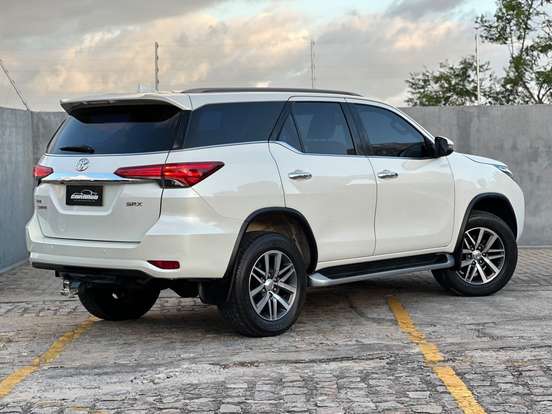 TOYOTA-HILUX SW4-2.8 SRX 4X4 16V TURBO INTERCOOLER DIESEL 4P AUTOMÁTICO TOYOTA-HILUX SW4-2019