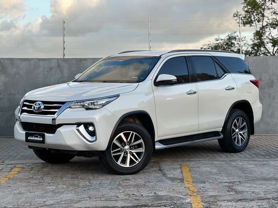 TOYOTA-HILUX SW4-2.8 SRX 4X4 16V TURBO INTERCOOLER DIESEL 4P AUTOMÁTICO TOYOTA-HILUX SW4-2019