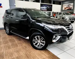 TOYOTA HILUX SW4 2.8 SRX 4X4 7 LUGARES 16V TURBO INTERCOOLER DIESEL 4P AUTOMÁTICO TOYOTA HILUX SW4 2.8 SRX 4X4 7 LUGARES 16V TURBO INTERCOOLER DIESEL 4P AUTOMÁTICO
