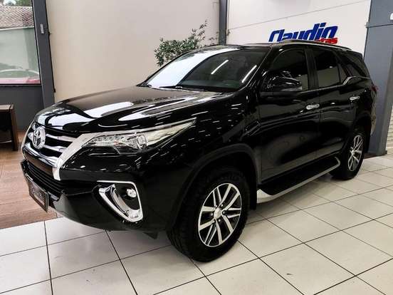 TOYOTA-HILUX SW4-2020