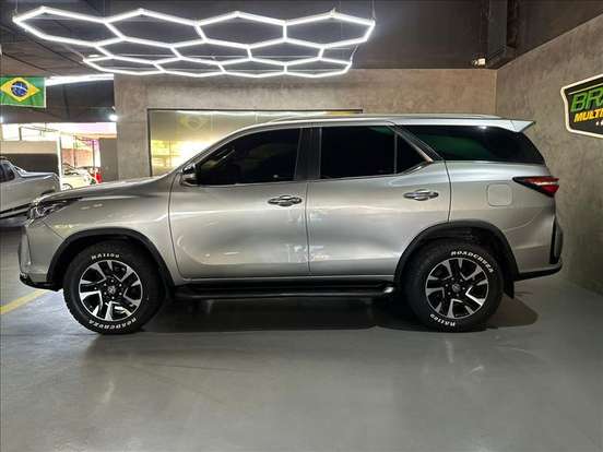 TOYOTA-HILUX SW4-2016