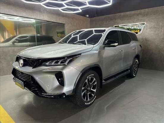 TOYOTA-HILUX SW4-2016