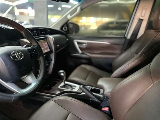 TOYOTA-HILUX SW4-2016