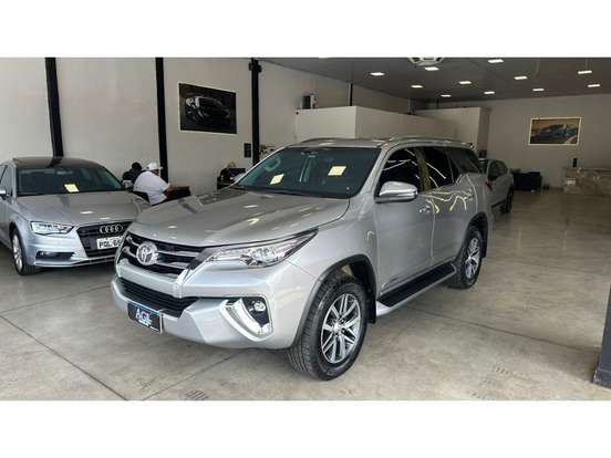 TOYOTA-HILUX SW4-2020