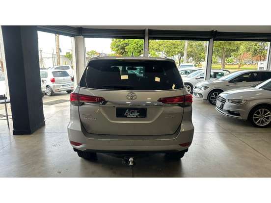 TOYOTA-HILUX SW4-2020