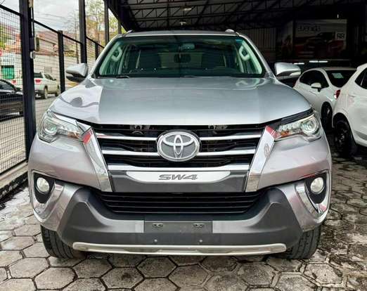 TOYOTA-HILUX SW4-2016