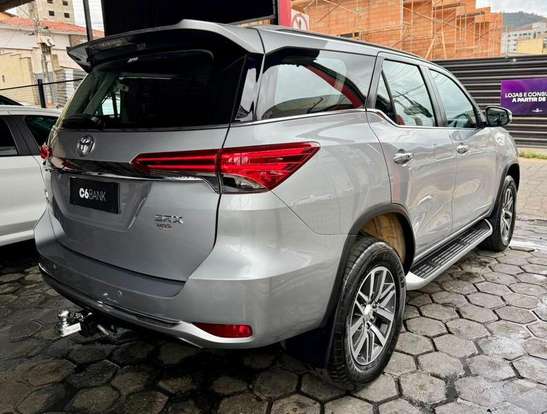TOYOTA-HILUX SW4-2016