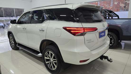 TOYOTA-HILUX SW4-2020