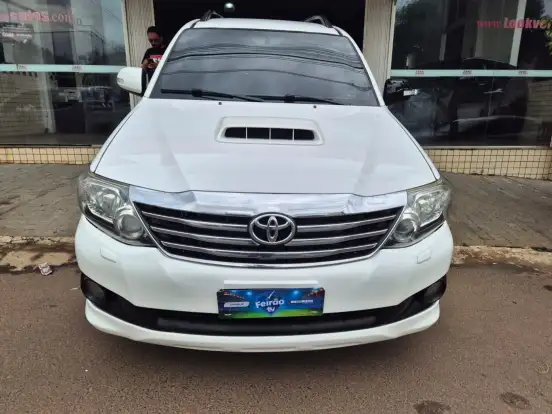 TOYOTA-HILUX SW4-2013