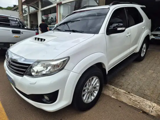 TOYOTA-HILUX SW4-3.0 SRV 4X4 16V TURBO INTERCOOLER DIESEL 4P AUTOMÁTICO TOYOTA-HILUX SW4-2013