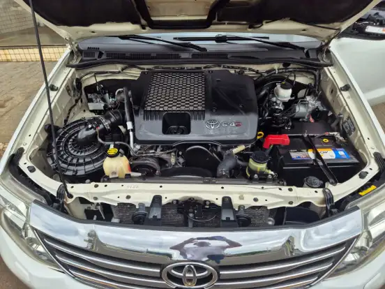 TOYOTA-HILUX SW4-3.0 SRV 4X4 16V TURBO INTERCOOLER DIESEL 4P AUTOMÁTICO TOYOTA-HILUX SW4-2013