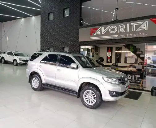 TOYOTA-HILUX SW4-2013