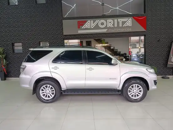 TOYOTA-HILUX SW4-3.0 SRV 4X4 16V TURBO INTERCOOLER DIESEL 4P AUTOMÁTICO TOYOTA-HILUX SW4-2013