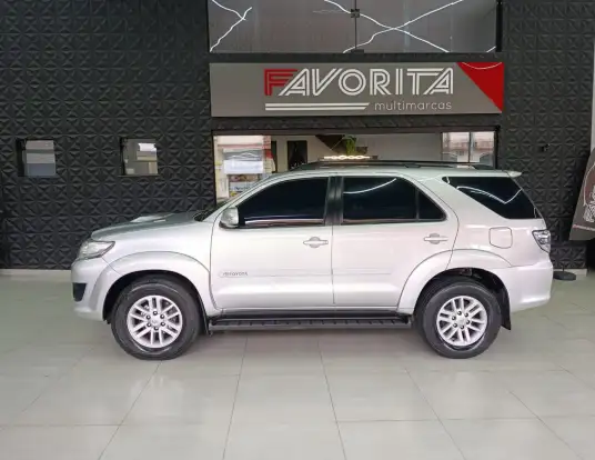 TOYOTA-HILUX SW4-3.0 SRV 4X4 16V TURBO INTERCOOLER DIESEL 4P AUTOMÁTICO TOYOTA-HILUX SW4-2013