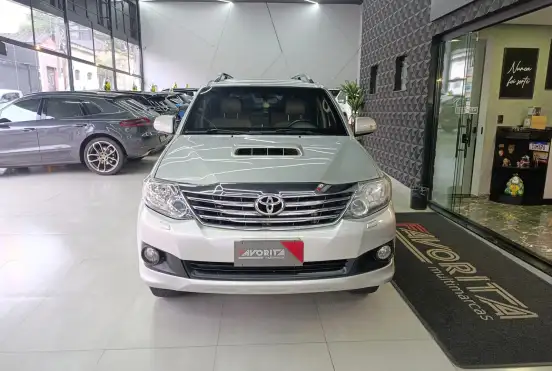 TOYOTA-HILUX SW4-2013