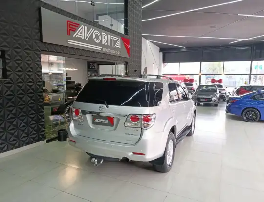 TOYOTA-HILUX SW4-2013