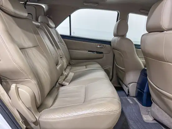 TOYOTA-HILUX SW4-2015