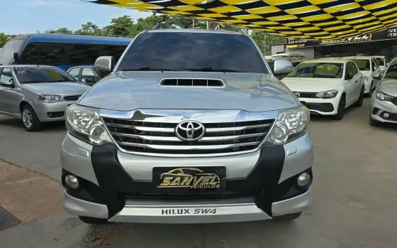 TOYOTA HILUX SW4 3.0 SRV 4X4 7 LUGARES 16V TURBO INTERCOOLER DIESEL 4P AUTOMÁTICO