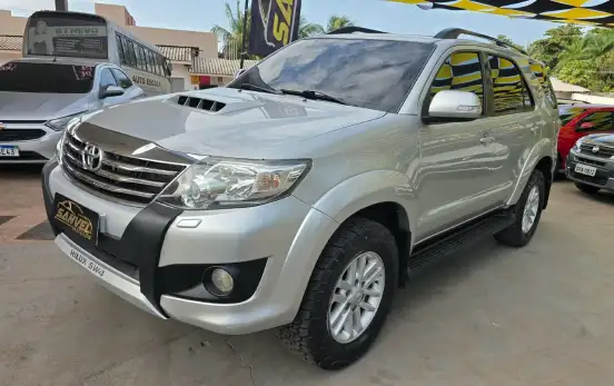 TOYOTA-HILUX SW4-2011