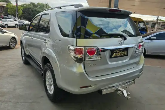 TOYOTA-HILUX SW4-3.0 SRV 4X4 7 LUGARES 16V TURBO INTERCOOLER DIESEL 4P AUTOMÁTICO TOYOTA-HILUX SW4-2011