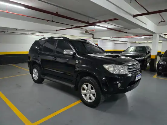 TOYOTA-HILUX SW4-2010